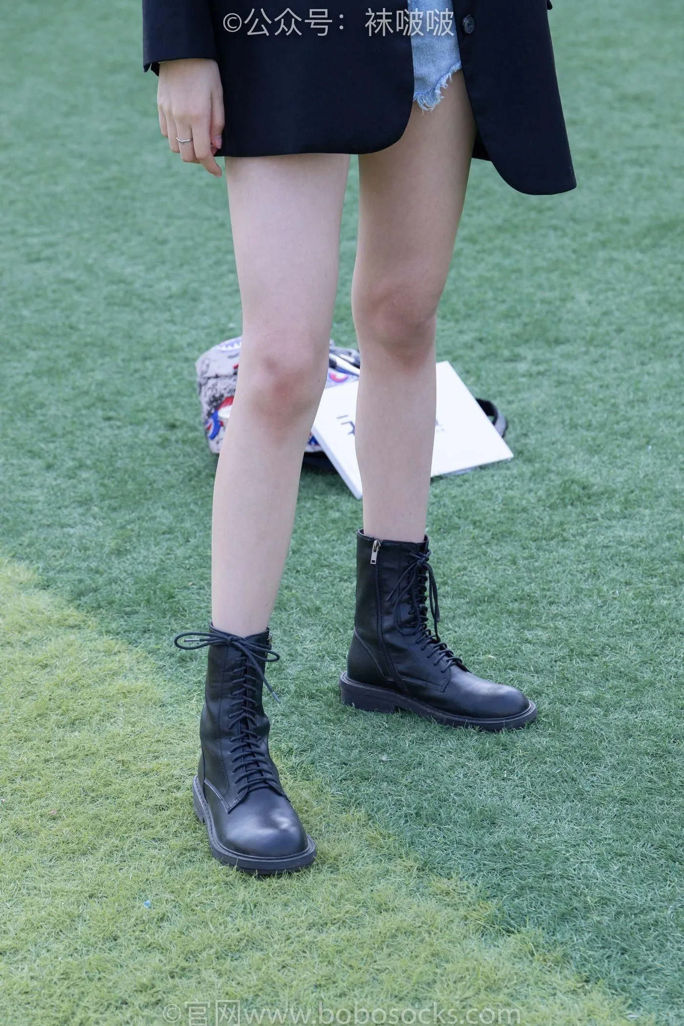 [BoBoSocks袜啵啵]NO.010 小甜豆-马丁靴、白色短棉袜、裸足 [117P]插图4